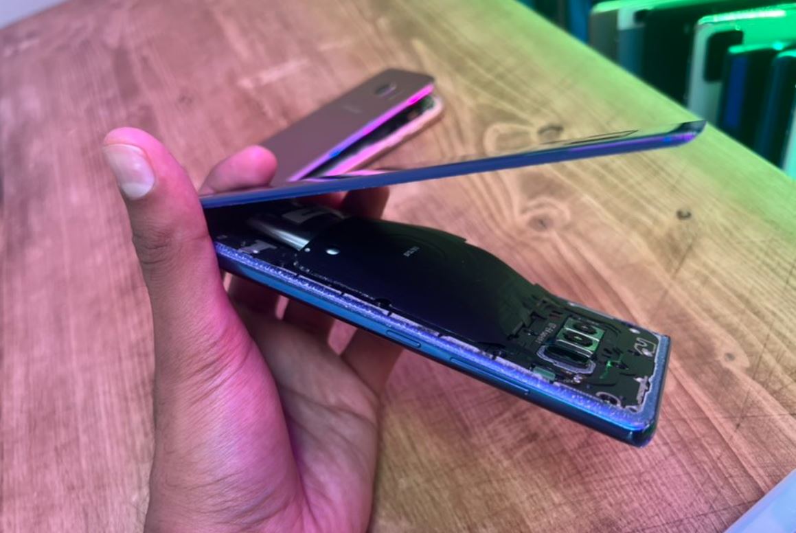 Sorra púposodnak fel a korábbi Samsung telefonok, probléma lehet az akkumulátorokkal