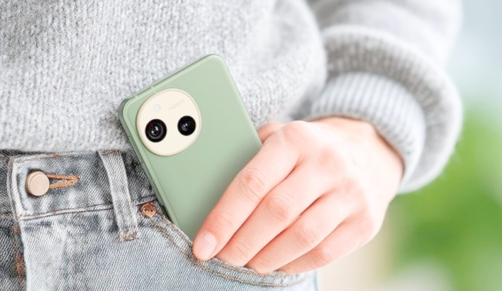 Kompakt méretű, 240 Hz-es OLED kijelzővel debütált a Sharp Aquos Sense 10