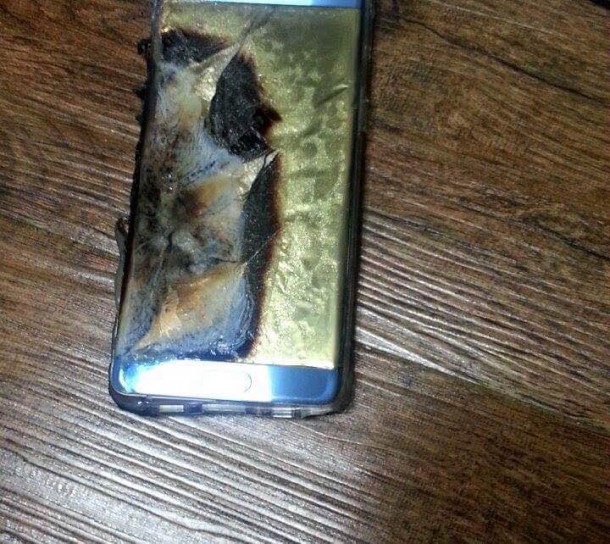 Galaxy-Note-7-explodes-04