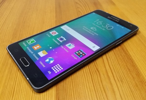 Samsung-Galaxy-A7-kijelzo-1